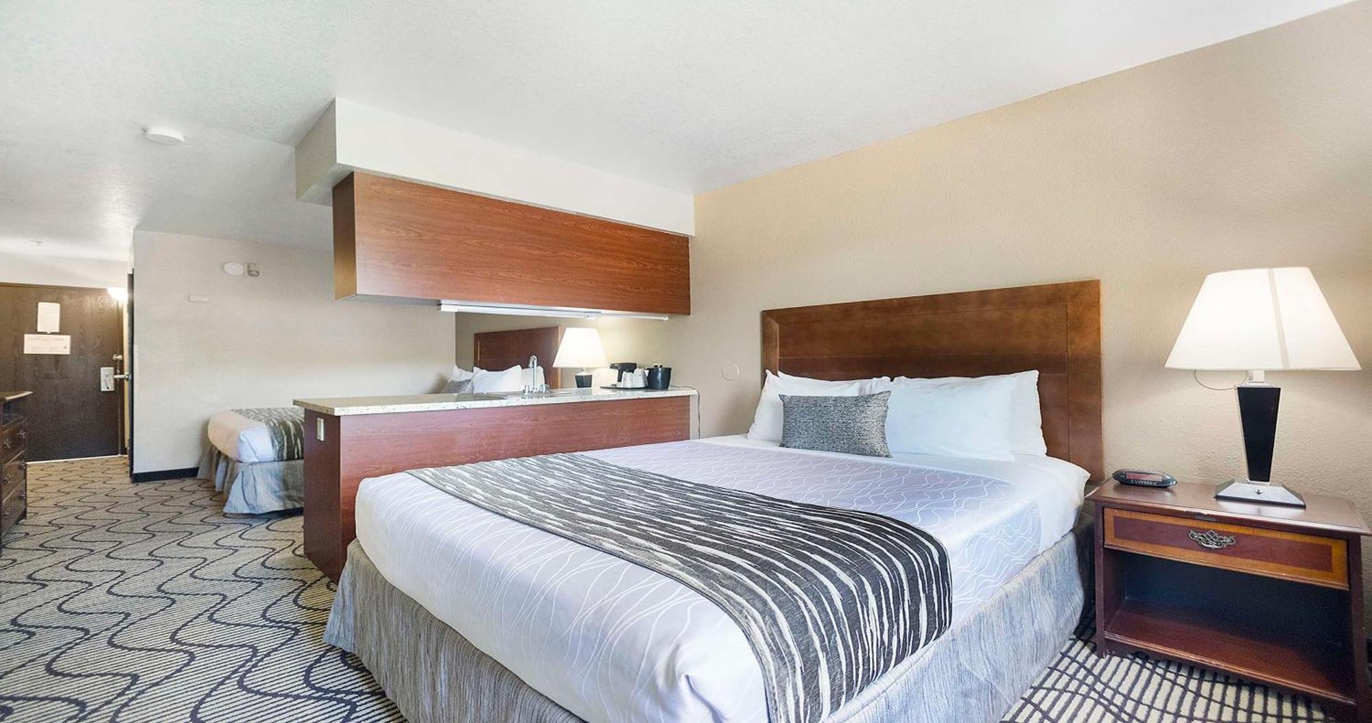 Surestay Plus Hotel By Best Western Роклін Екстер'єр фото