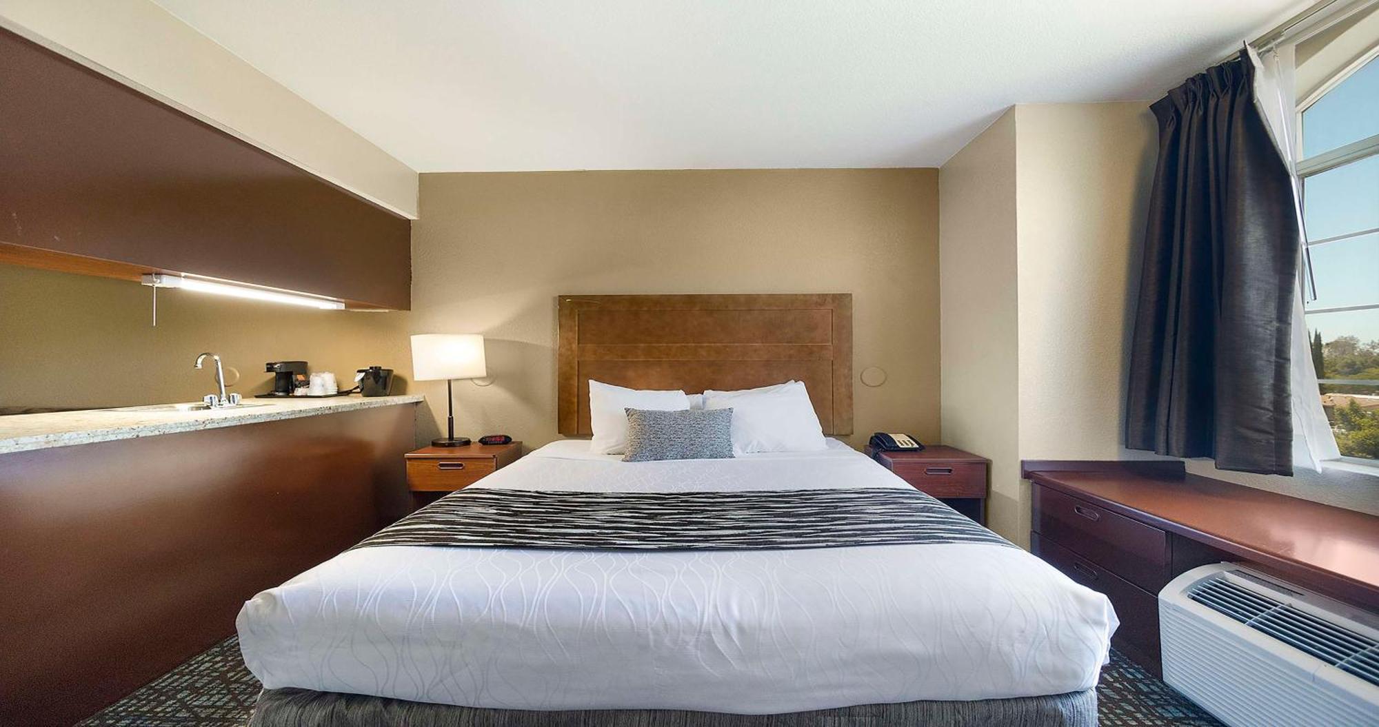 Surestay Plus Hotel By Best Western Роклін Екстер'єр фото