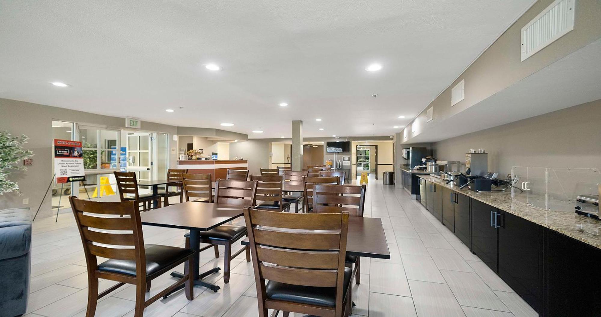 Surestay Plus Hotel By Best Western Роклін Екстер'єр фото